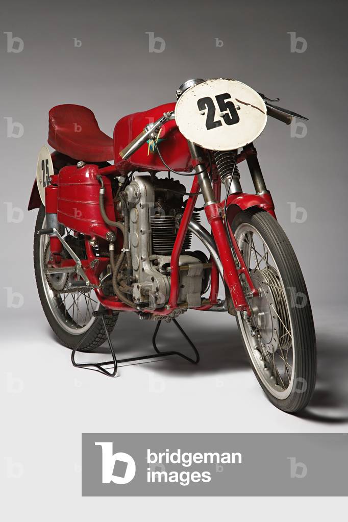 Classic Motorbike MV Agusta 125 Monoalbero Corsa (photo)