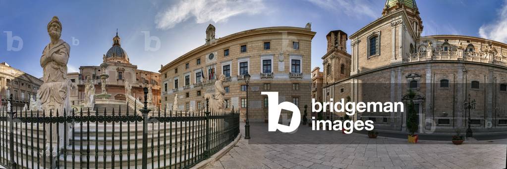 Orbicular view of the square with the Pretoria fountain, Pretoria Square, Palermi, Sicily, Italy (photo)