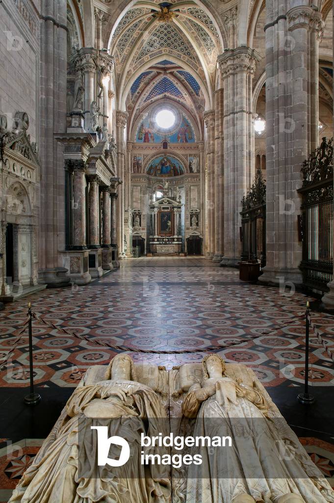 View of the transept with the Tomb of Ludovico il Moro and Beatrice d'Este, Certosa di Pavia, Pavia, Lombardy, Italy (photo)
