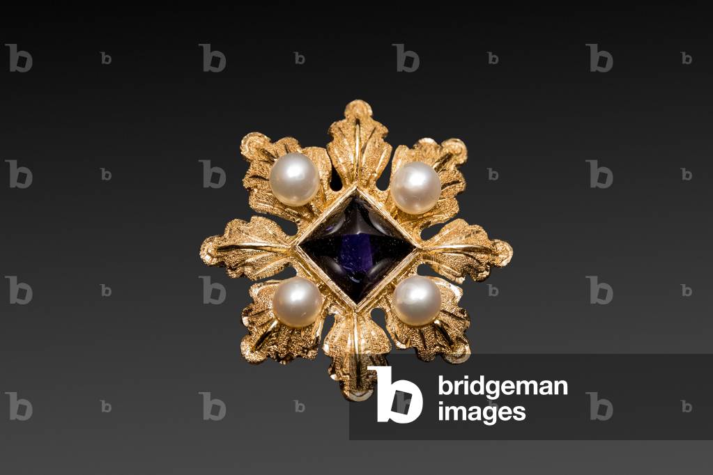 Golden brooch by Penko Bottega Orafa