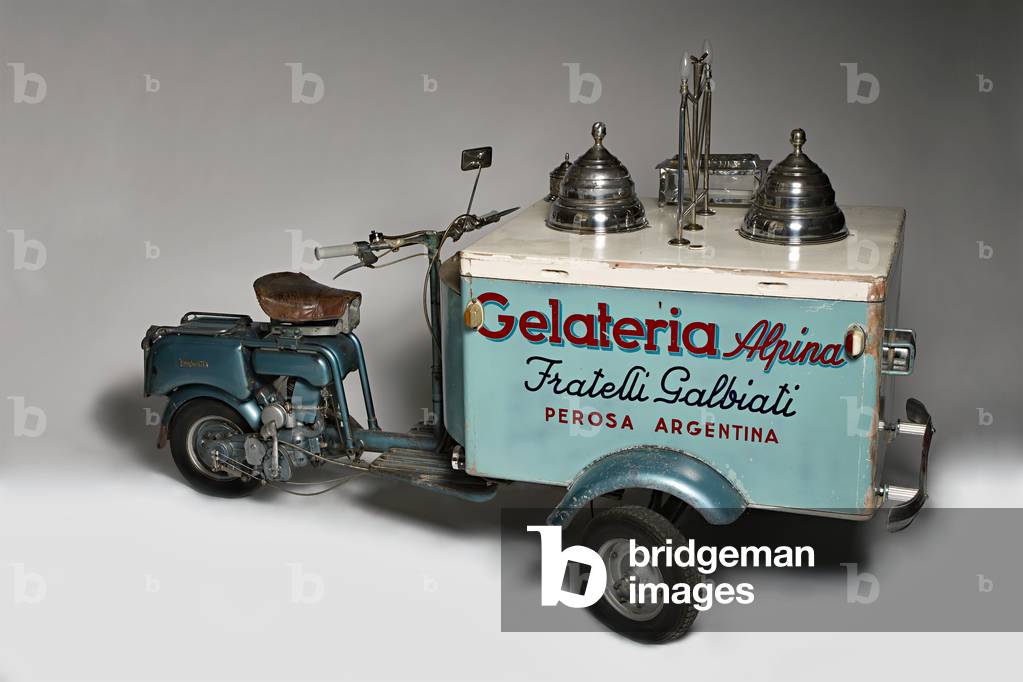 Classic Motorbike Lambretta FB 125, Scooter, Commercial vehicle of the ice-cream seller (photo)