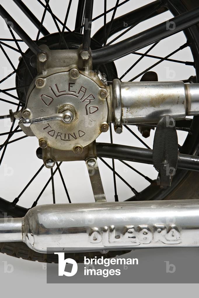 Classic Motorbike Ollearo Tipo Quattro 175. Wheel (photo)
