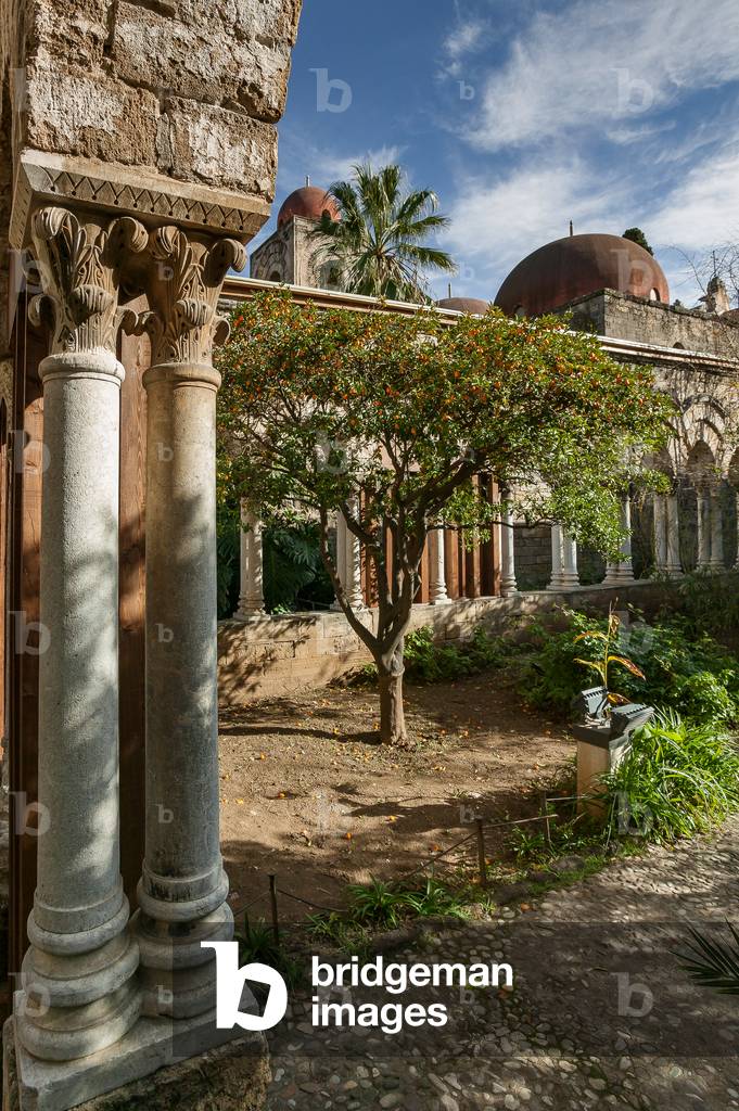 The cloister, The Church of St. John of the Hermits, Palermo, Sicily, Italy (photo)