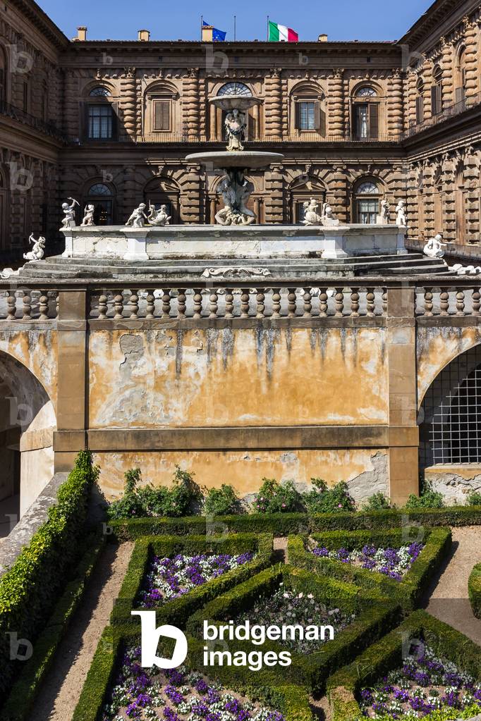 Boboli gardens and the Fountain of the Artichoke, Florence, Italy (photo)