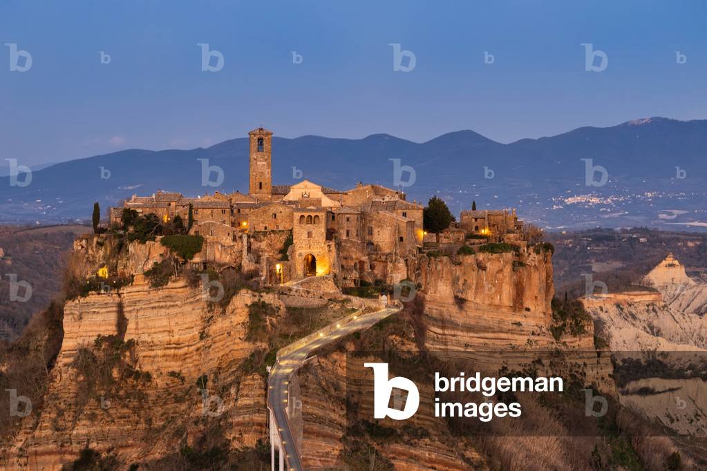 View of Civita di Bagnoregio, Viterbo, Lazio, Italy (photo)