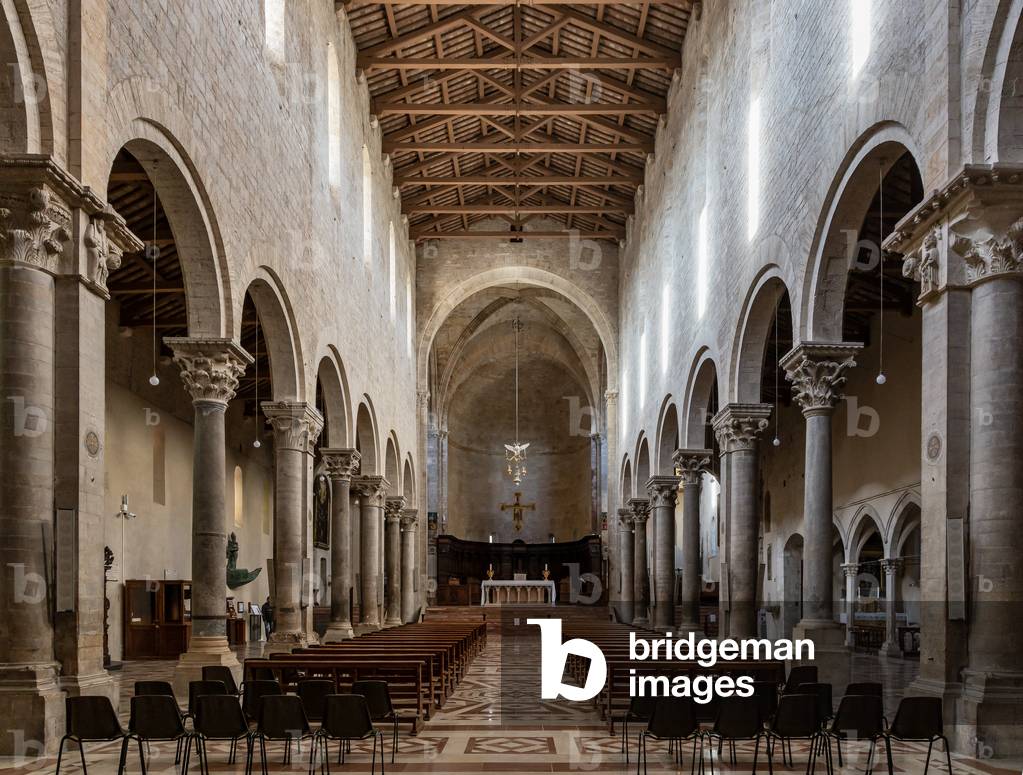 View of the Nave, Cathedral of Santissima Annunziata, Todi, Umbria, Italy (photo)