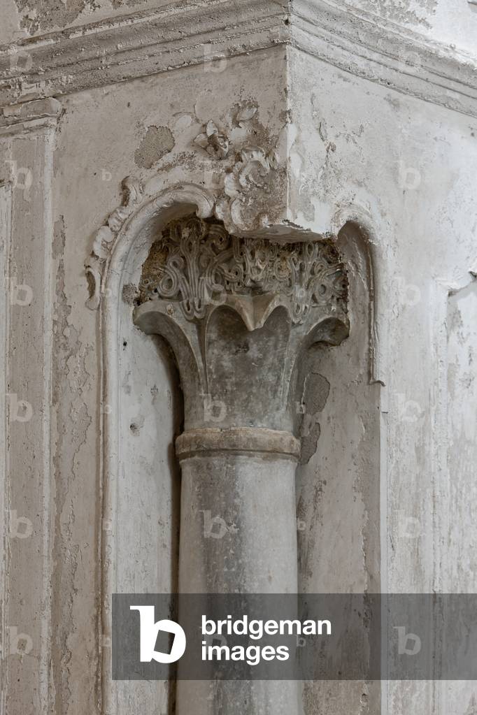 Palermo, The Royal Palace or Palazzo dei Normanni (Palace of the Normans), The Palatine Chapel (Basilica), the Crypt (Lower Church): angular column and capital