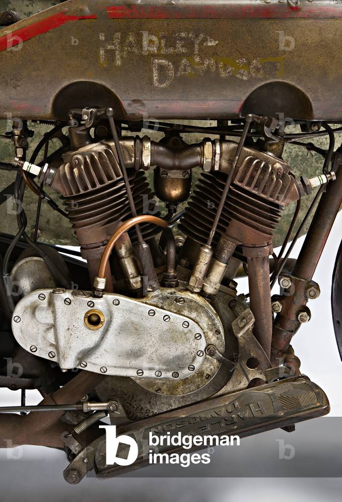 Classic Motorbike Harley-Davidson T - Side, Engine (photo)