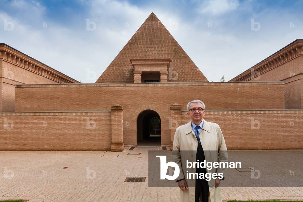 Fontanellato, Labirinto della Masone, by Franco Maria Ricci: the architect Pier Carlo Bontempi in the central courtyard and before the Pyramid,  (photo)