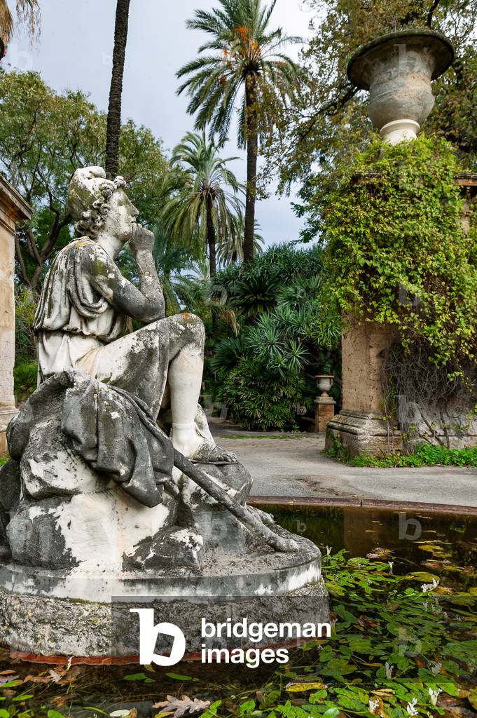 Botanical Gardens: a fountain with a statue, Palermo, Sicily, Italy (photo)