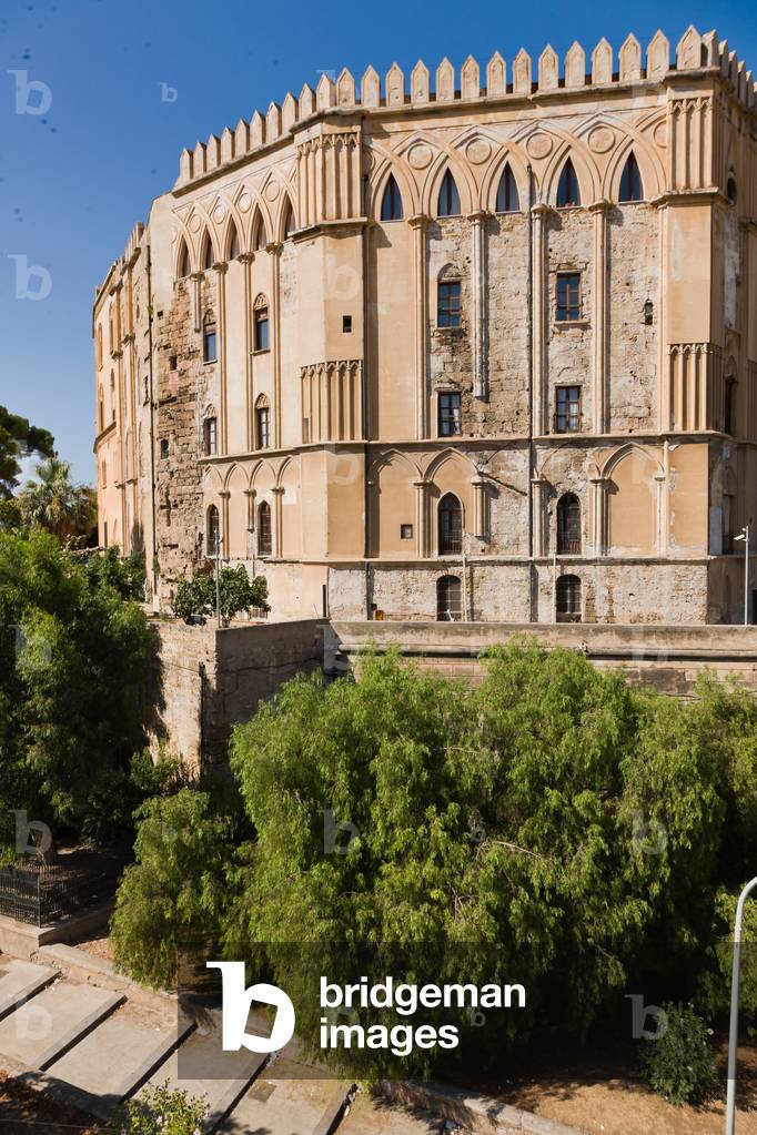 View of the South West side with the roof gardens of the St. Peter Bastion, The Royal Palace or Palazzo dei Normanni (Palace of the Normans), Palermo, Sicily, Italy (photo)