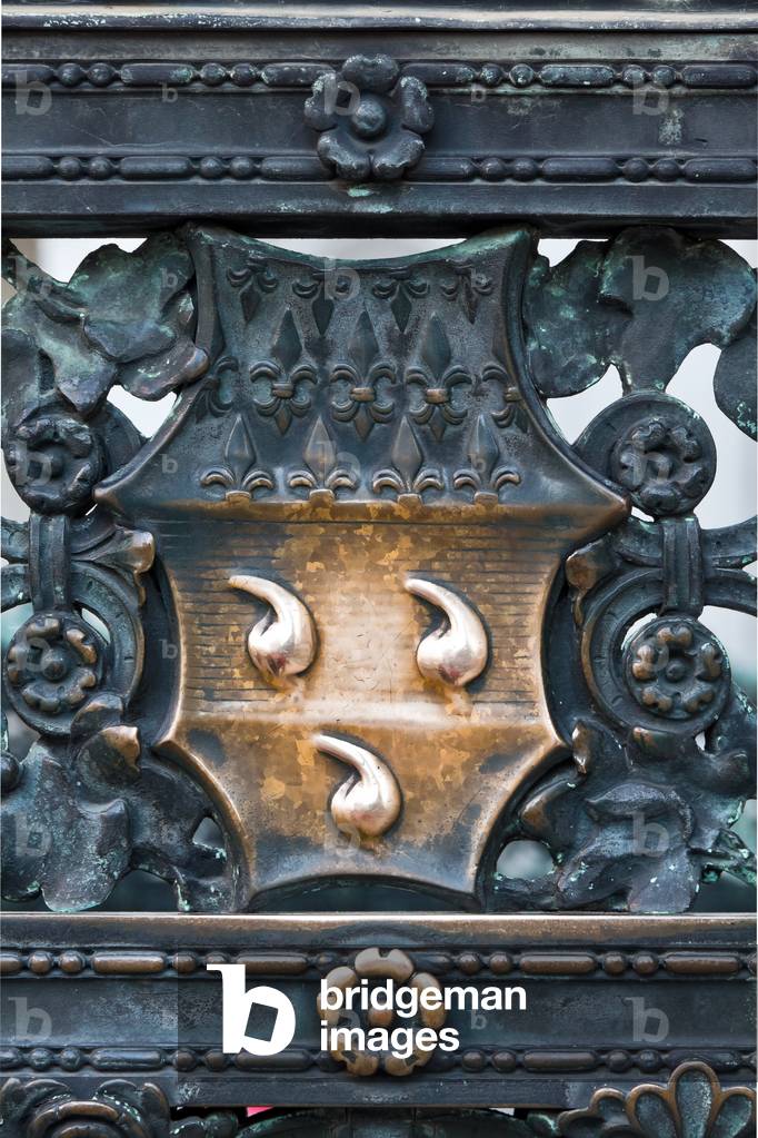 Emblem of the Bergamo chieftain Bartolomeo Colleoni, detail from the Iron Gate of  Cappella Colleoni, Bergamo Alta, Lombardy, Italy (photo)