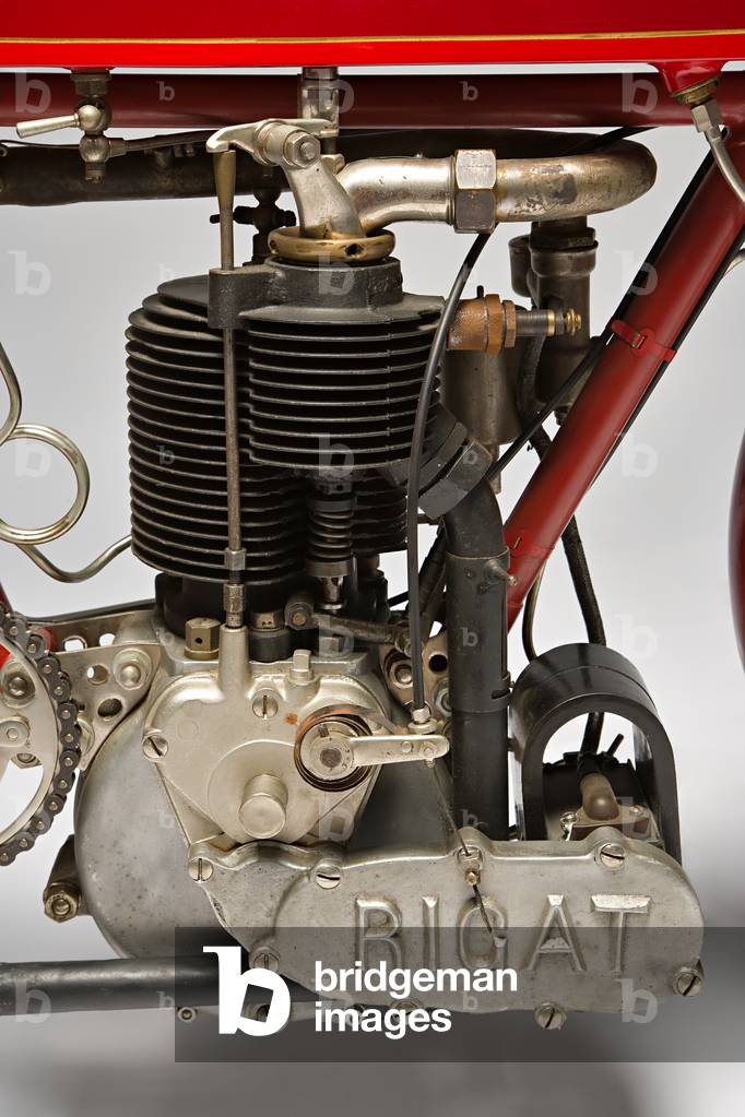 Classic Motorbike Indian Powerplus 1000 Side, Engine (photo)