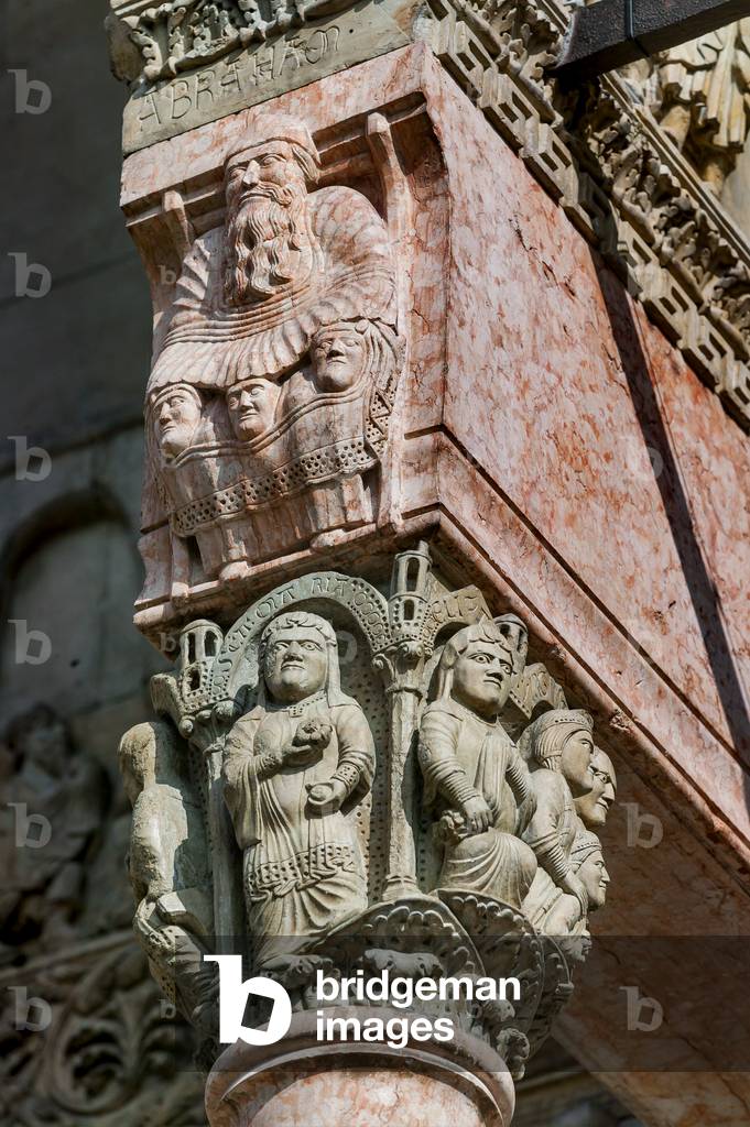 Capital of the Virgin,surmounted by a bas-relief depicting Abraham