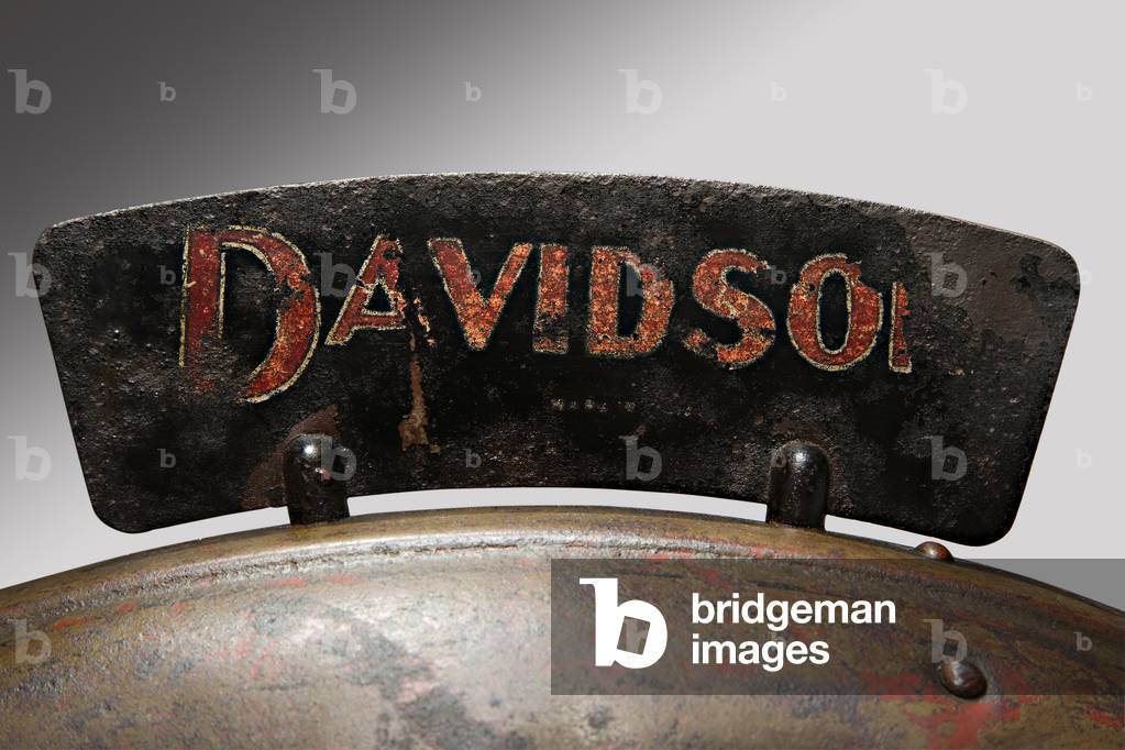 Classic Motorbike Harley-Davidson T - Side, Trademark (photo)