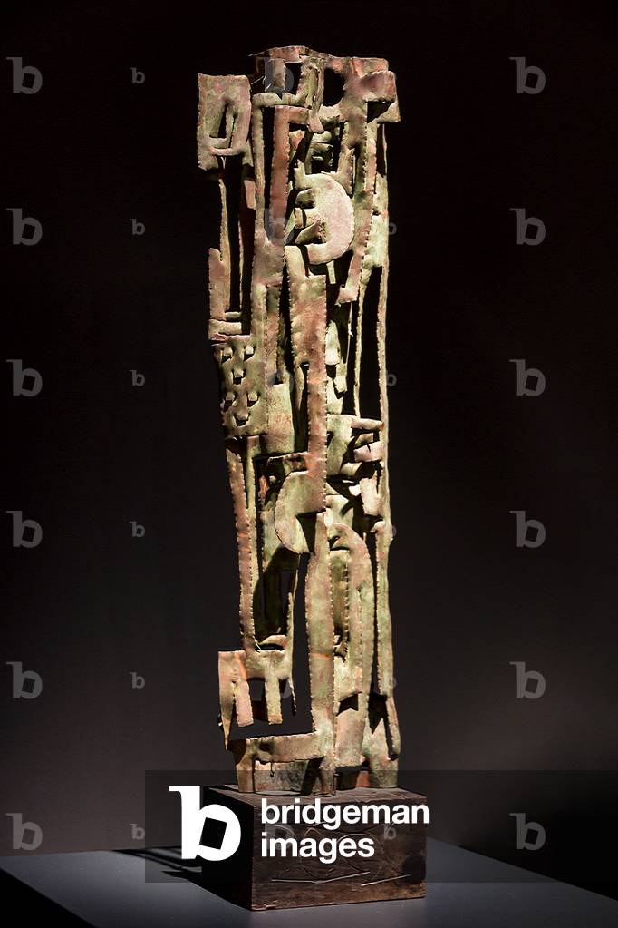 Vertical motif, 1954 (copper sculpture)