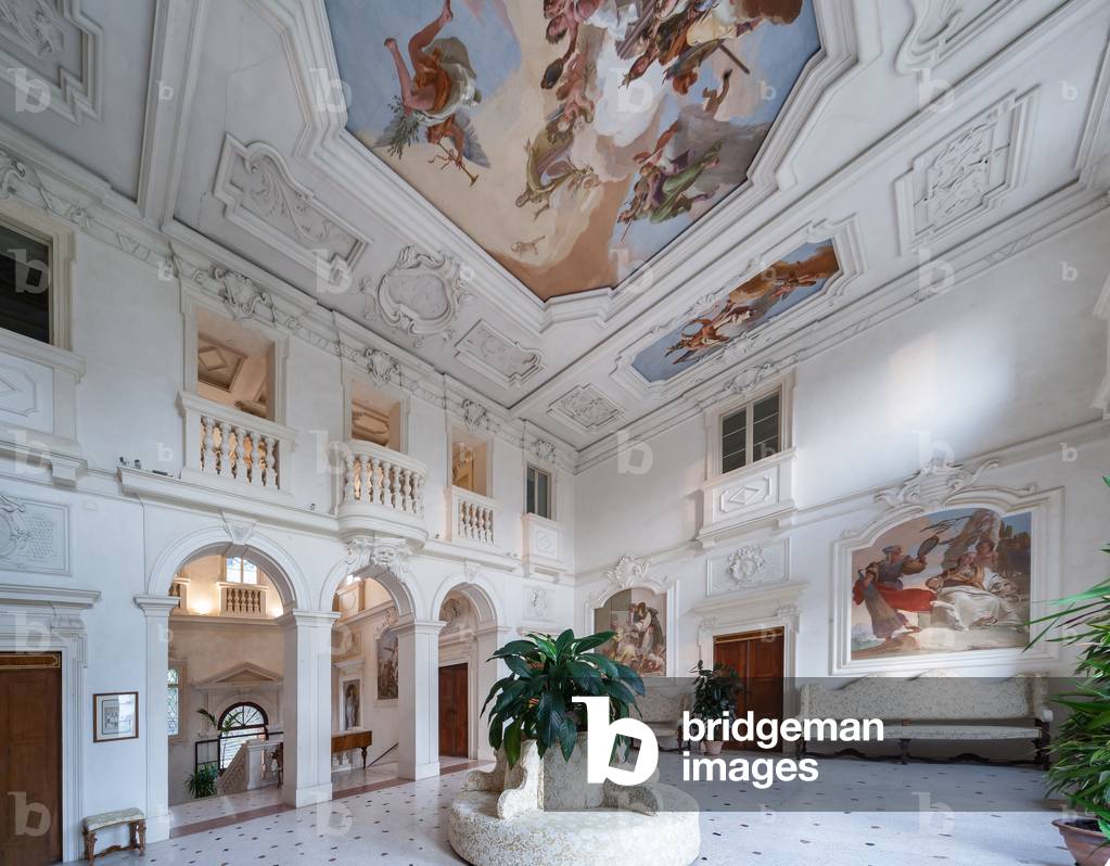 View of the Hall of Honour, Villa Loschi Motterle, Vicenza, Veneto, Italy (photo)