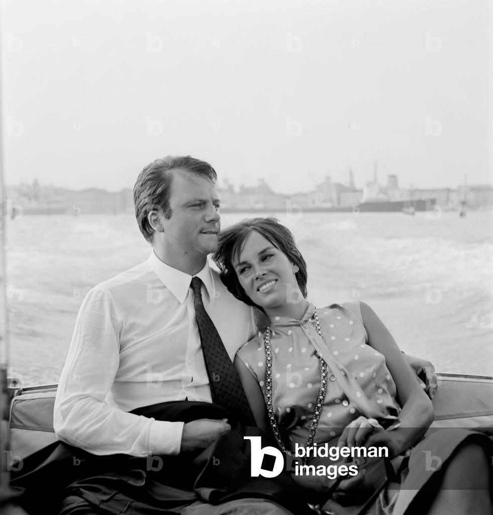 THE ACTOR FRANCO INTERLENGHI WITH HIS WIFE THE ACTRESS ANTONELLA LUALDI - VENICE - 1953