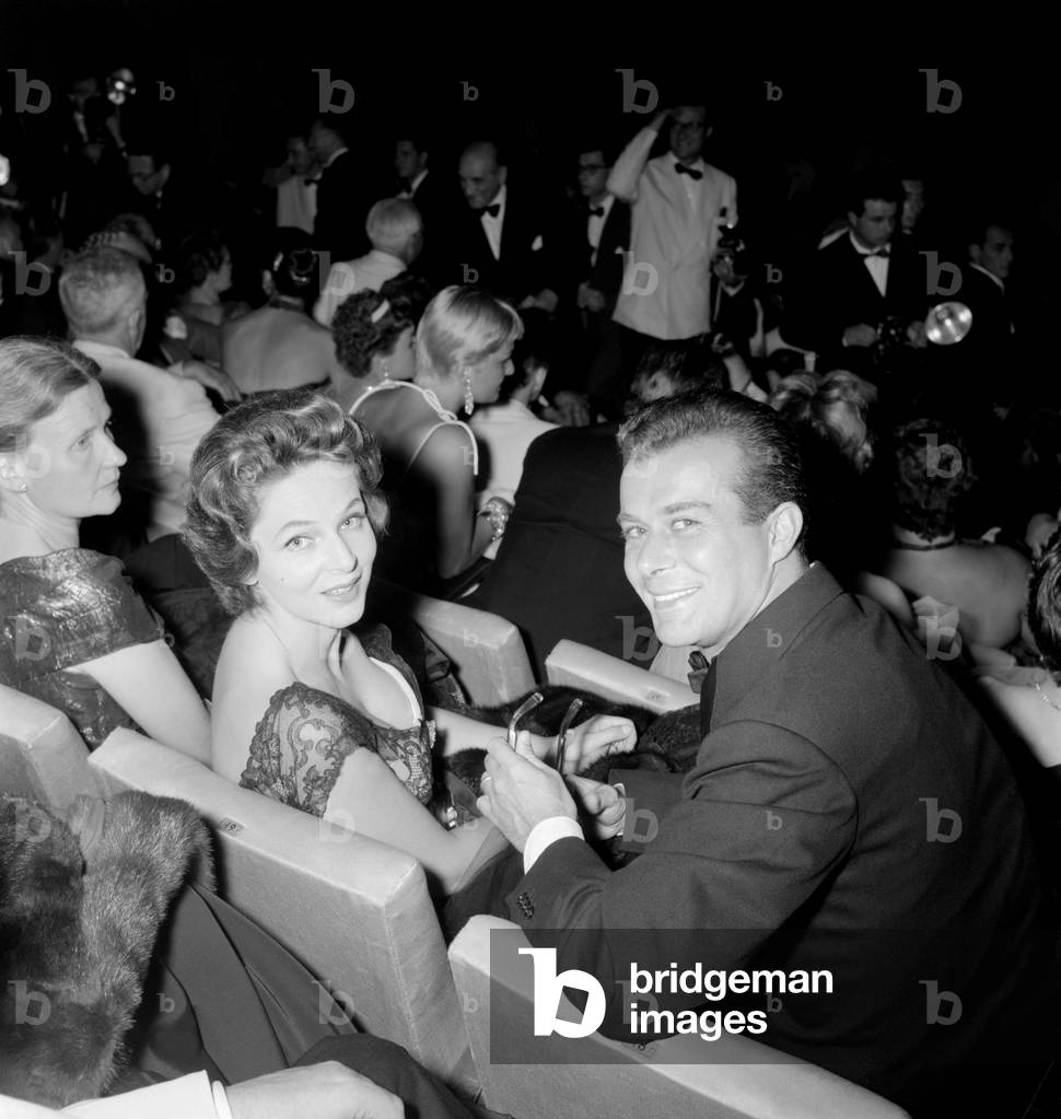 THE ACTOR MASSIMO SERATO WITH HIS WIFE AT THE XV INTERNATIONAL FILM FESTIVAL IN VENICE LIDO - 1954