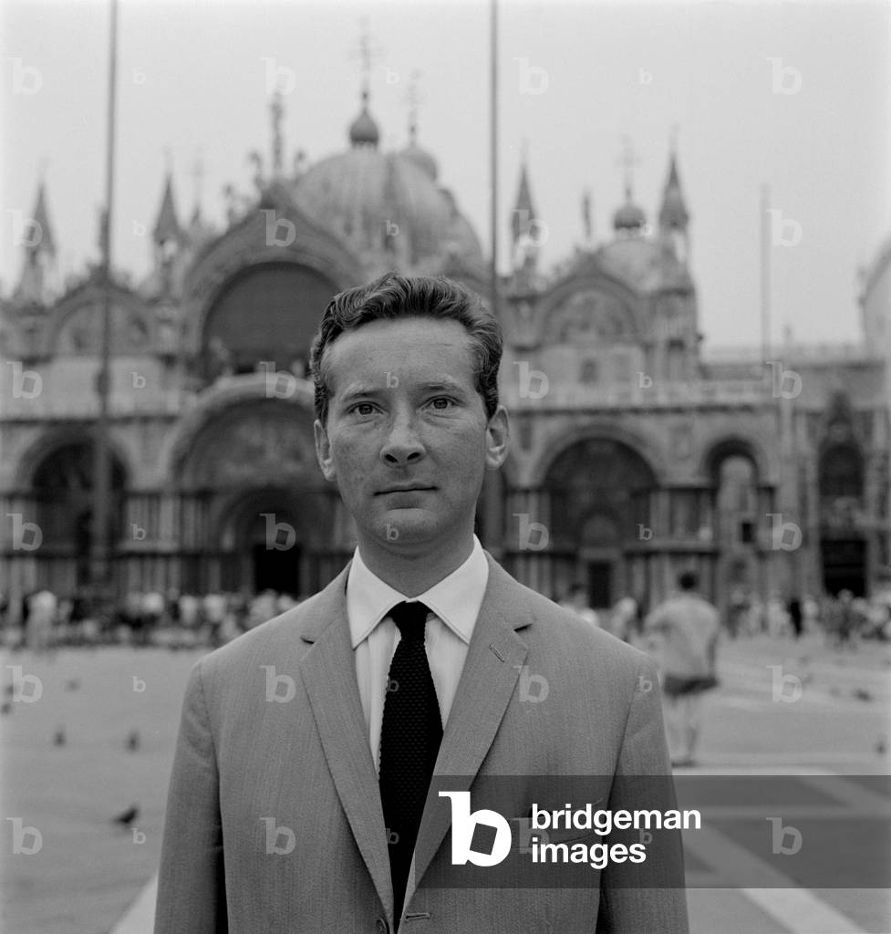 THE DRAMATIST KENNETH WILLIAM IN VENICE - 1953