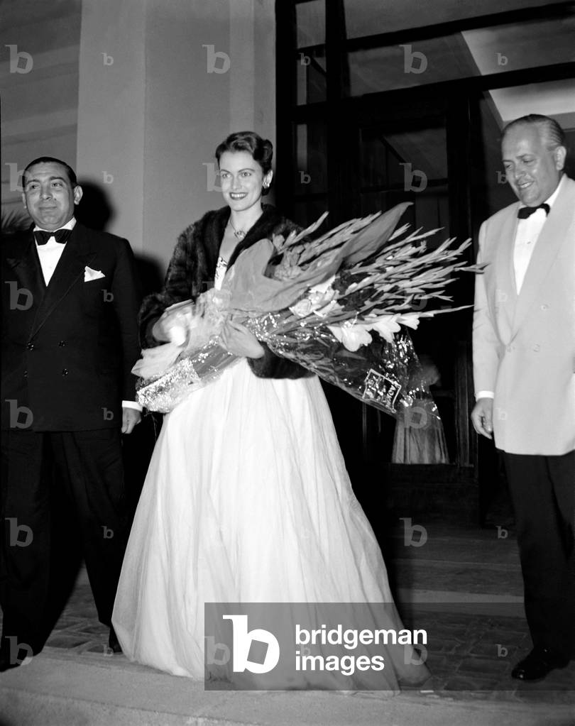 "L'ATTRICE ANGELIKA HAUFF AL XII FESTIVAL INTERNAZIONALE DEL CINEMA DI VENEZIA LIDO - 1951 -", b/w