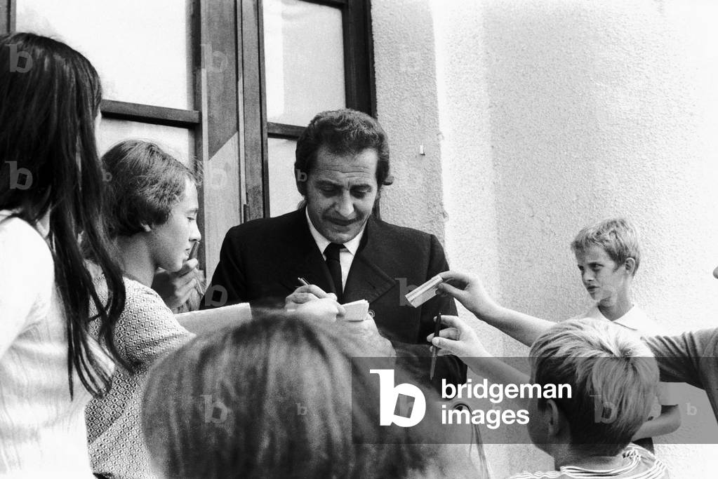Singer DOMENICO MODUGNO signing autographs in Venice 1969