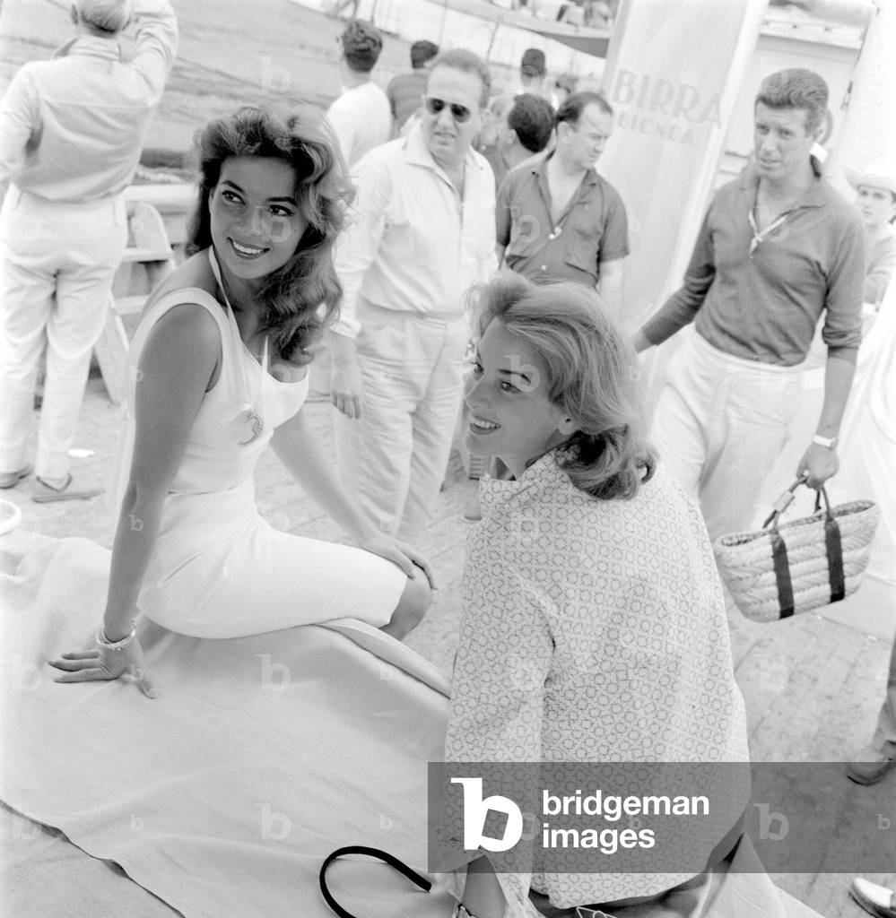 THE SINGER AND ACTRESS ABBE LANE WITH THE ACTRESS ELEONORA ROSSI DRAGO AT INTERNATIONAL FILM FESTIVAL IN VENICE LIDO - 1958