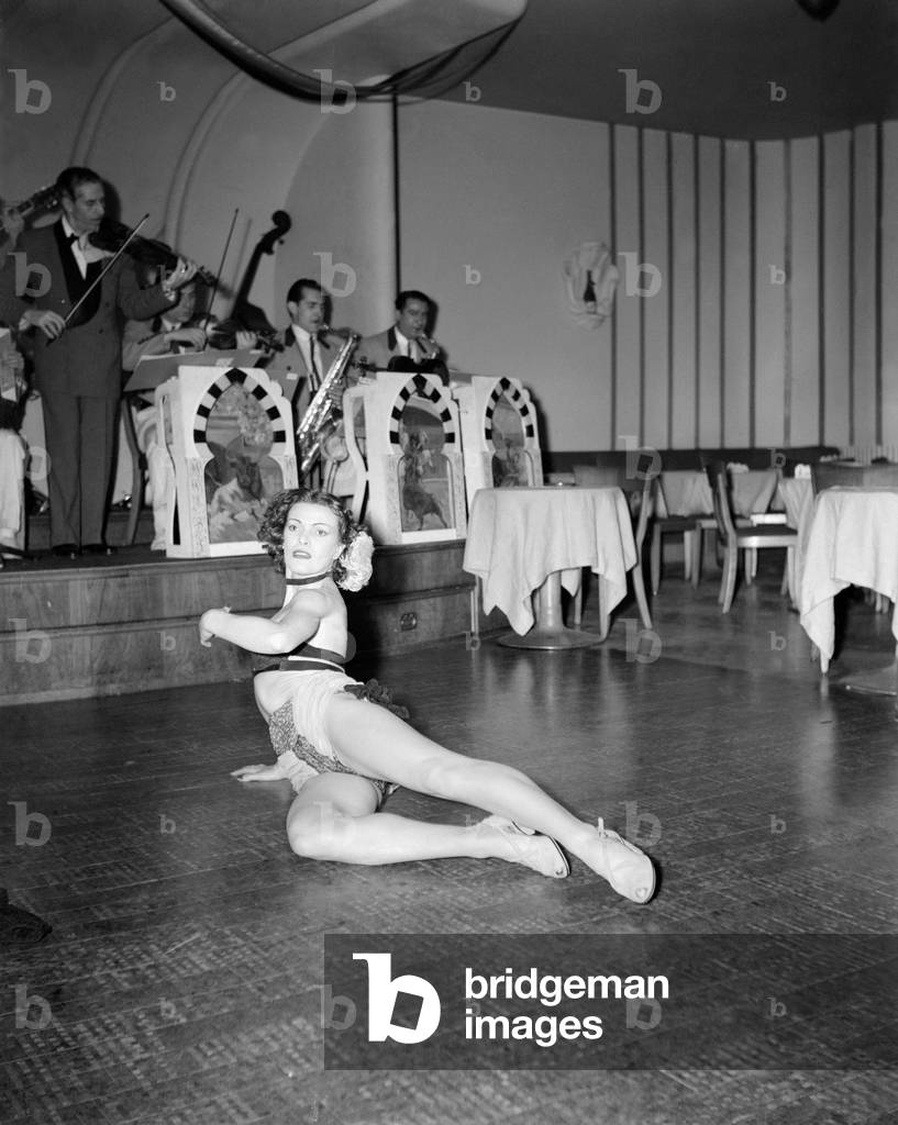 THE DANCER MARIANNA RASOW IN LAUSANNE - 1949