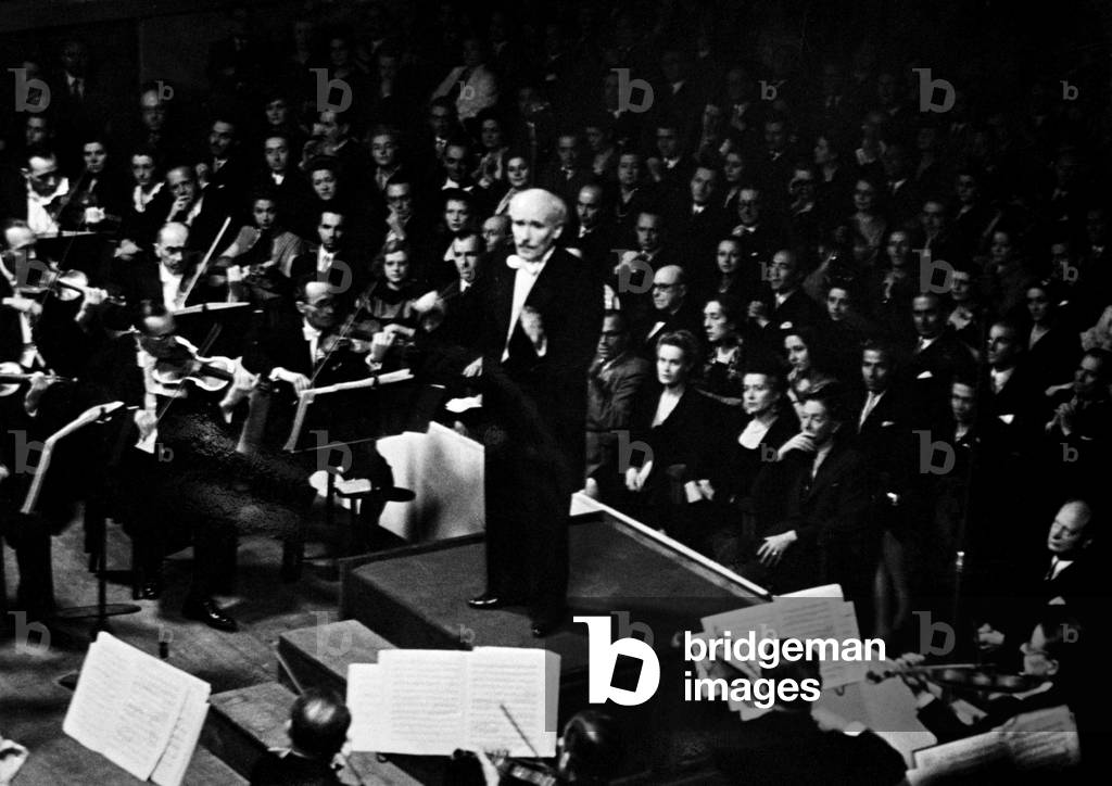 Conductor Arturo Toscanini (1867-1957) during the reopening concert of the Teatro alla Scala in Milan after the war in 1946.