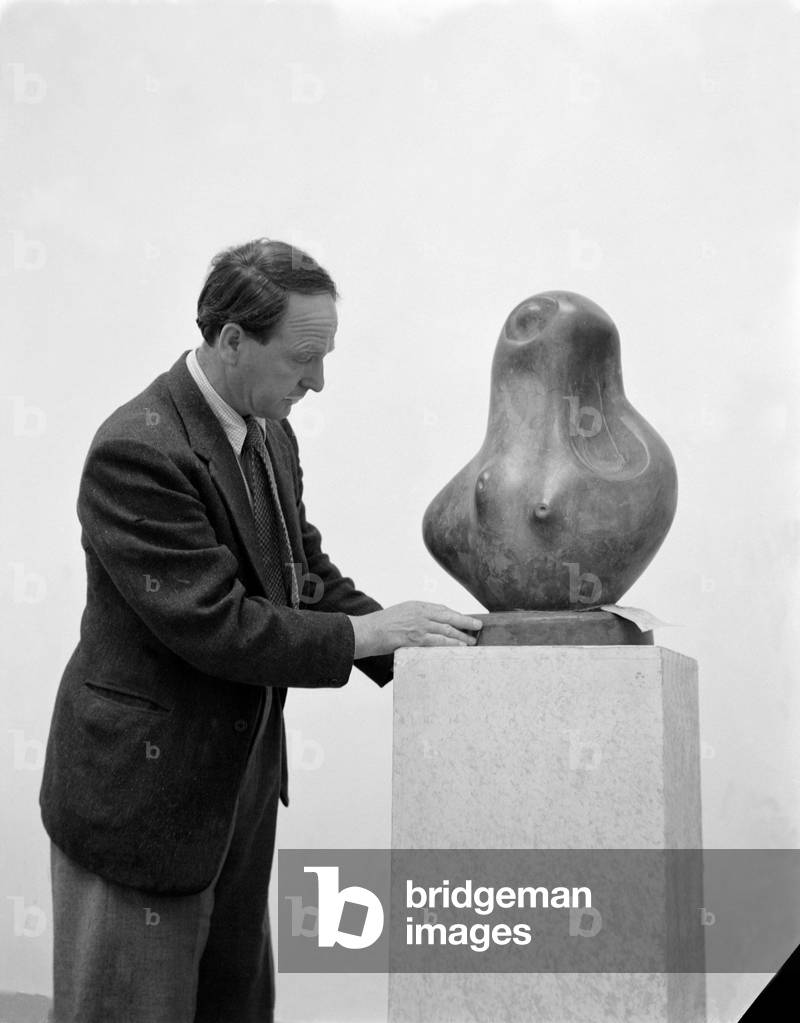 Henry Moore in Venice in 1940s (photo)