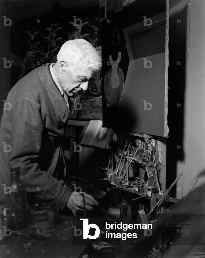 THE PAINTER GEORGES BRAQUE IN HIS STUDIO IN PARIS - 1948
