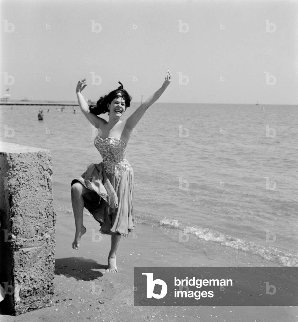 THE DANCER AND ACTRESS SILVANA BLASI AT VENICE LIDO BEACH - 196?