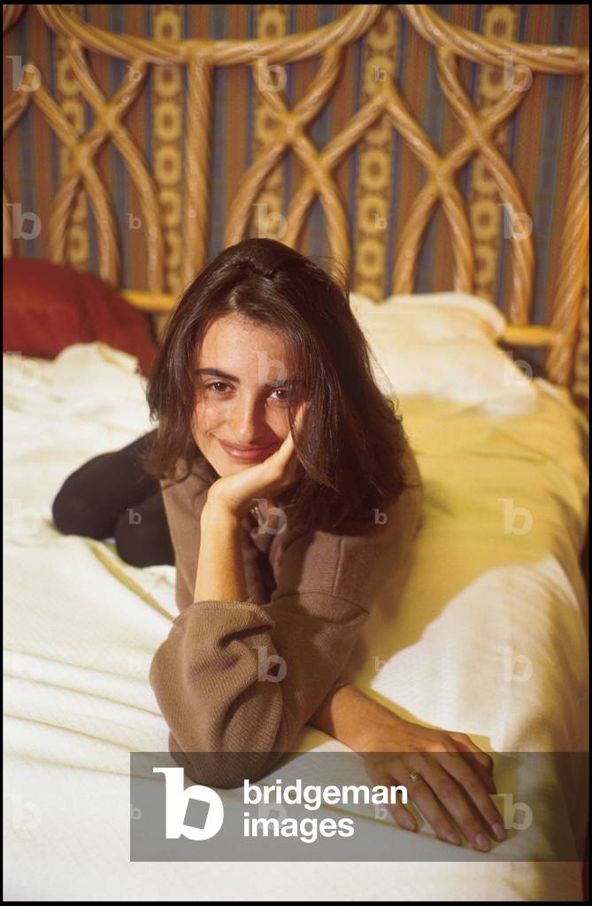 PENELOPE CRUZ in Venice in 1995.