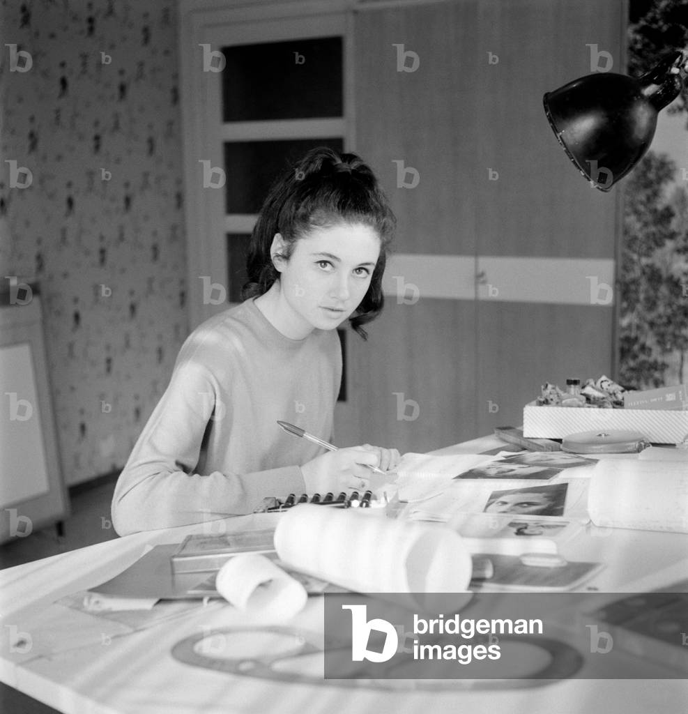 THE SINGER GIGLIOLA CINQUETTI AT HER HOME - VERONA - 1964