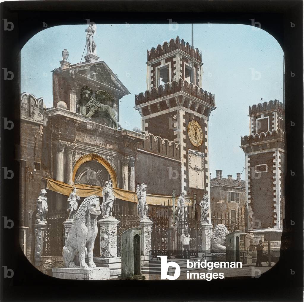 Venice seen from the entrance of the arsenal (arsenal). Coloured photography on glass plate. 19th century Dim. 8,2x8,2 cm