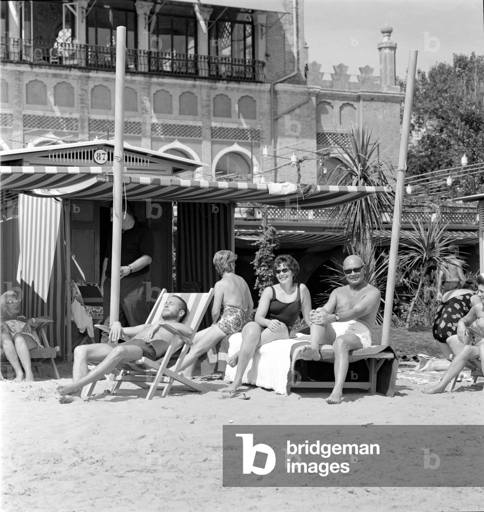 THE ACTOR PAUL NEWMAN ON VENICE LIDO BEACH AT INTERNATIONAL FILM FESTIVAL - 1962