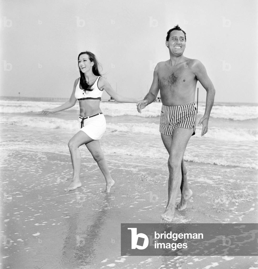 Oshxonada chiroyli va nozik jinsiy aloqa