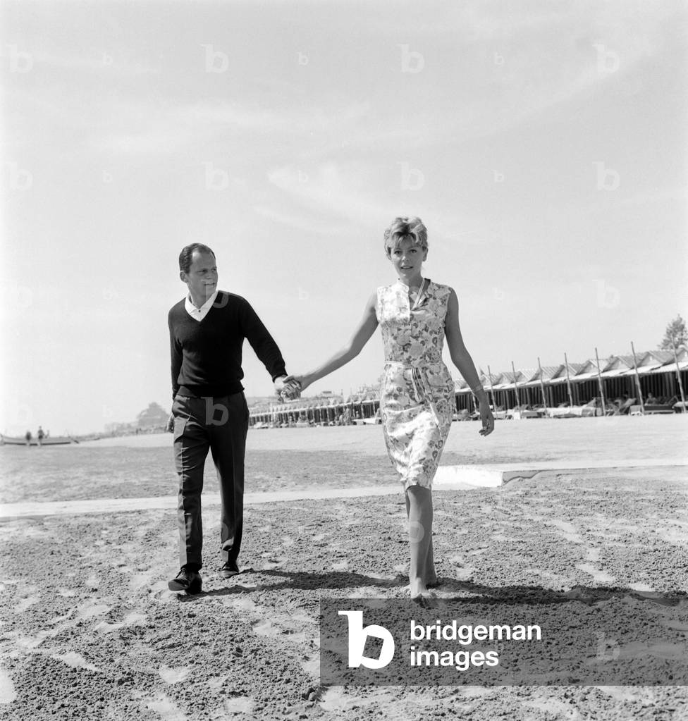 THE ACTRESS FRANCOISE PREVOST WITH THE ACTOR JEAN - MARC (jean-marc) BORY IN VENICE LIDO - 1963