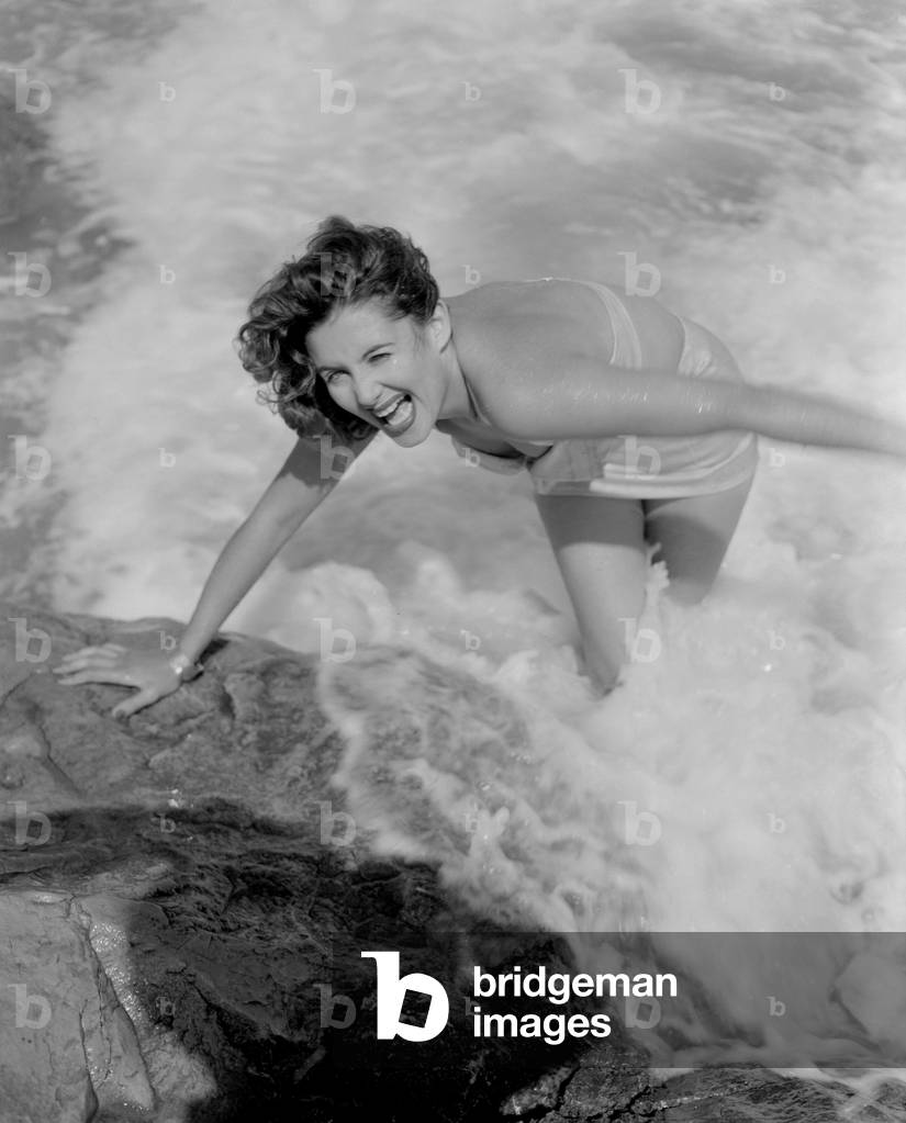 THE ACTRESS MIRIAM (MYRIAM) BRU ON VENICE LIDO BEACH - 1952