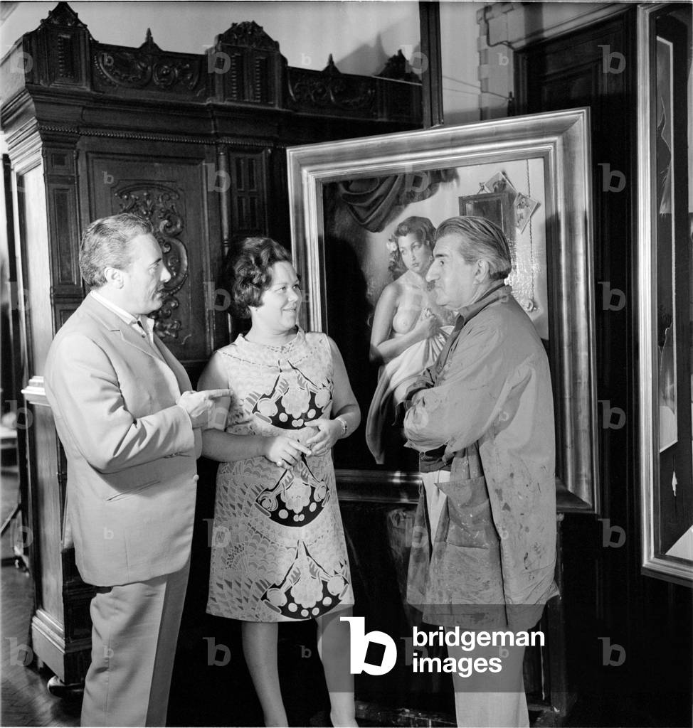 THE PAINTER GREGORIO SCILTIAN WITH THE OPERA SINGERS MARIO DEL MONACO AND RENATA SCOTTO AT HIS STUDIO IN VENICE - 1968