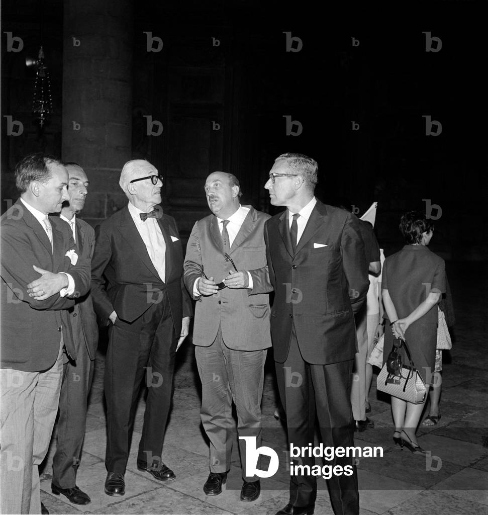 THE ARCHITECT, TOWN - PLANNER AND PAINTER LE CORBUSIER (CHARLES-EDOUARD (CHARLES EDOUARD) JEANNERET) WITH ART HISTORIAN GIUSEPPE MAZZARIOL IN VENICE - 1965