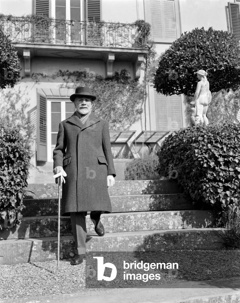 THE ART HISTORIAN AND COLLECTOR BERNHARD (Bernard) BERENSON AT HIS VILLA “” AI TATTI “” IN SETTIGNANO (FI) - 1948
