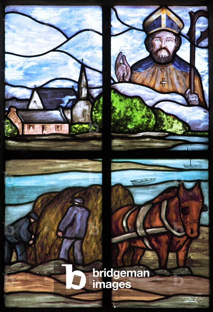 Brittany - Morbihan - department 56 - La Ria d'Etel - Ile de St-Cado - stained glass windows of the church