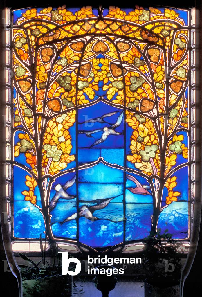 Nancy (department 54), Art Nouveau, Hotel Bergeret, Stained glass window “roses & seagulls” (photo)