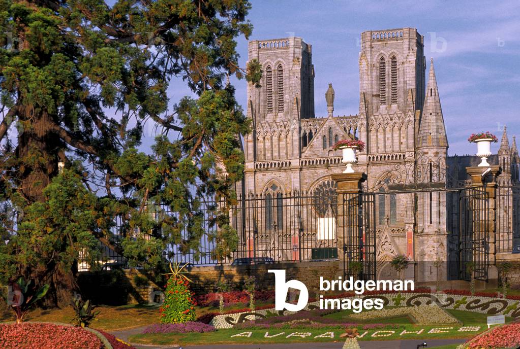 Manche N* 010, Avranches, Church of Notre Dame des Champs, and entrance to the Garden of Plants
