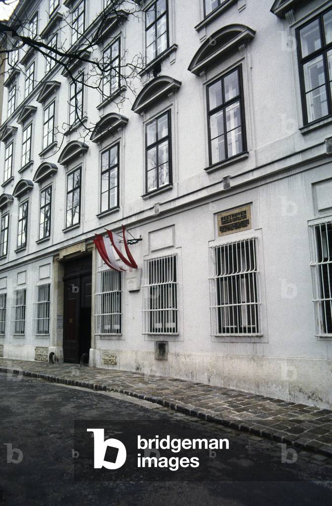 BEETHOVEN - House in