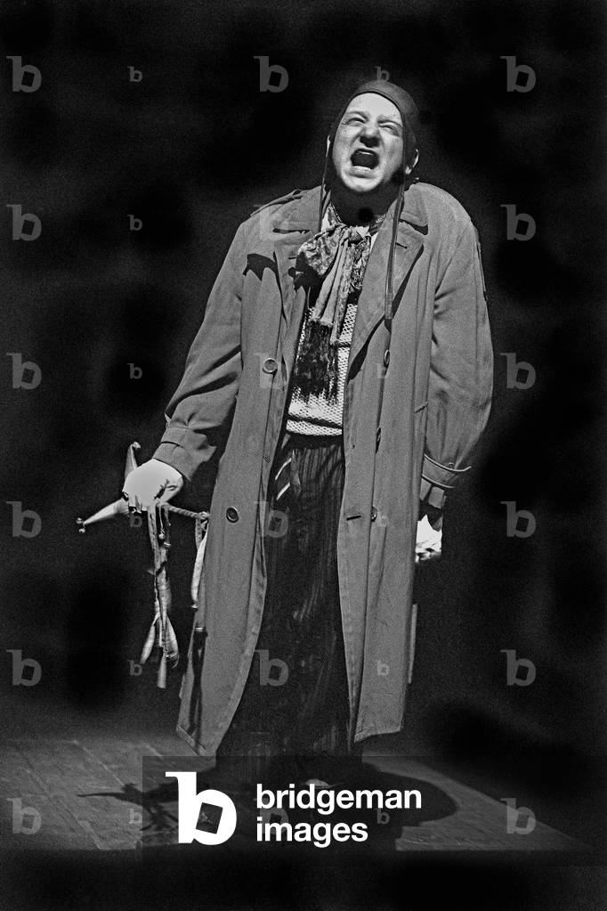 Simon Russell Beale as Thersites