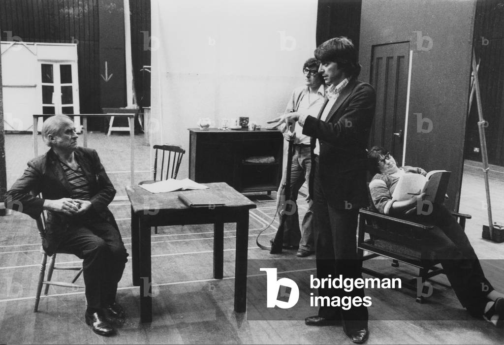 Cyril Cusack, Gawn Grainger, Bill Bryden and Anna Manahan during a rehearsal of 'The Plough and the Stars', NT Olivier Theatre, 1977 (b/w photo)