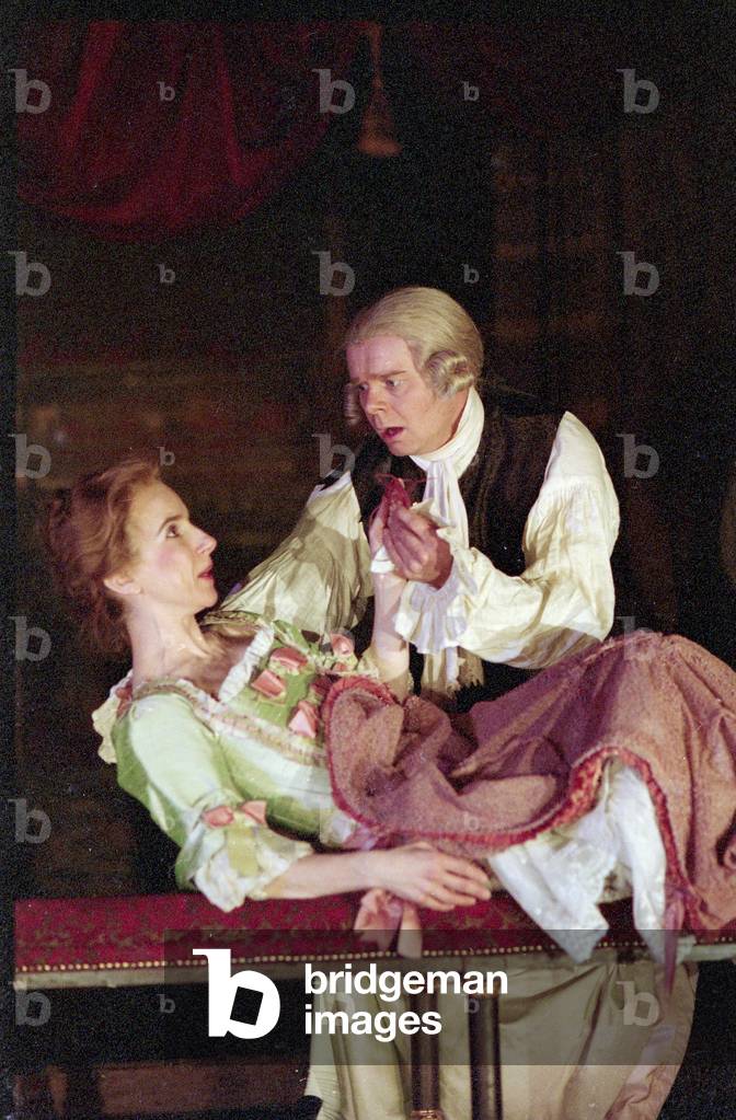 Jason Watkins in 'A Laughing Matter' by April de Angelis, National Theatre, London, 2002 (photo)