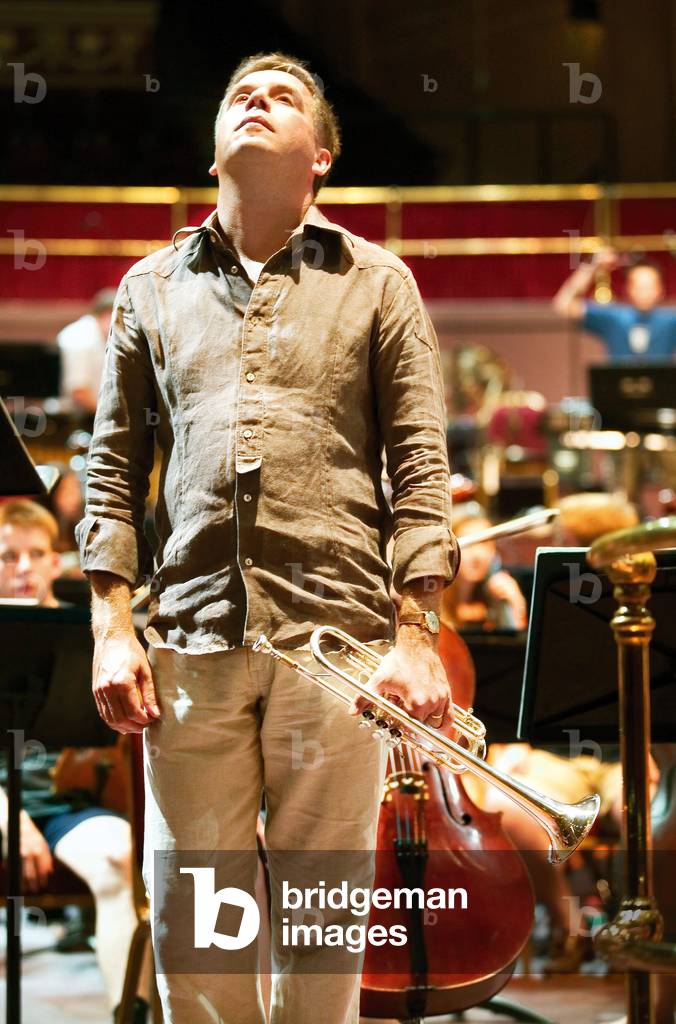 Håkan (Hakan) Hardenberger performing